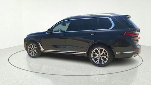 Black Sapphire Metallic 2026 BMW X7 xDrive40i