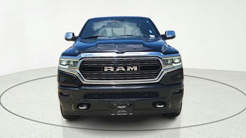 Diamond Black Crystal Pearlcoat 2023 RAM 1500 Limited