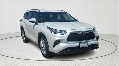 2024 Toyota Highlander LE