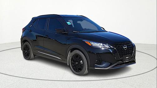 2023 Nissan Kicks SR