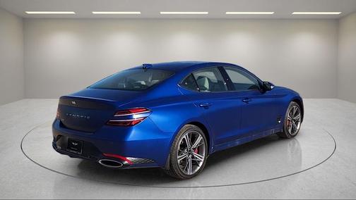 2025 Genesis G70 2.5T RWD