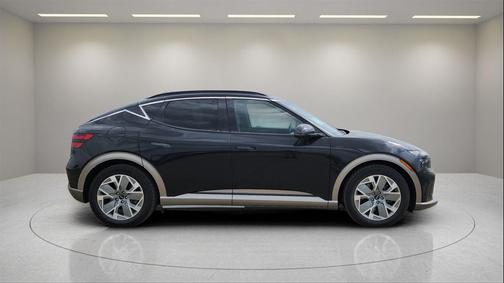 2025 Genesis GV60 Standard AWD