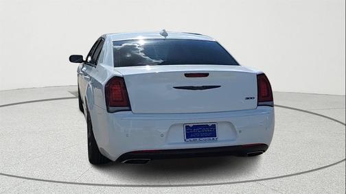 2022 Chrysler 300 Touring