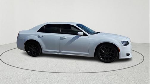 2022 Chrysler 300 Touring