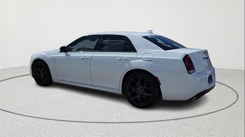 2022 Chrysler 300 Touring