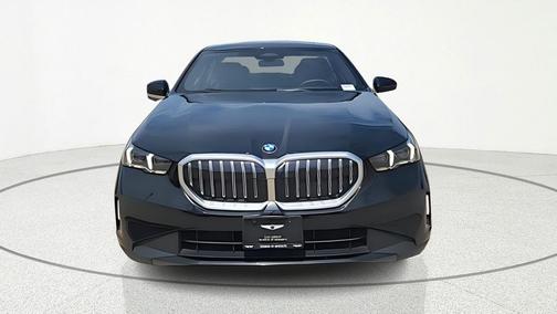 Black Sapphire Metallic 2026 BMW 530 530i