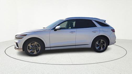 Uyuni White 2026 Genesis GV70 2.5T