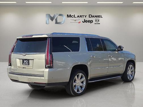 2017 Cadillac Escalade ESV Luxury