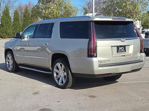 2017 Cadillac Escalade ESV Luxury