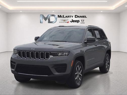 Sting Gray Clearcoat 2027 Jeep Grand Cherokee Laredo