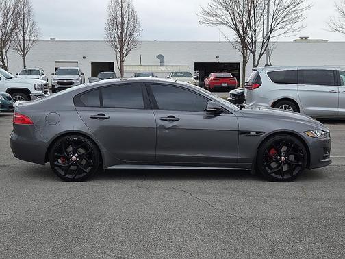 2017 Jaguar XE 35t R-Sport