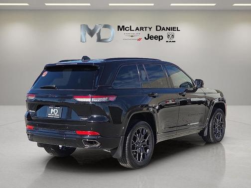 2025 Jeep Grand Cherokee Summit