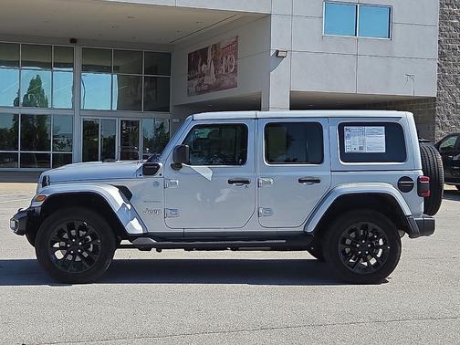 Silver Zynith Clearcoat 2022 Jeep Wrangler Unlimited 4xe Sahara