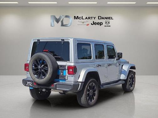 Silver Zynith Clearcoat 2022 Jeep Wrangler Unlimited 4xe Sahara