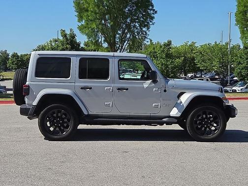 Silver Zynith Clearcoat 2022 Jeep Wrangler Unlimited 4xe Sahara