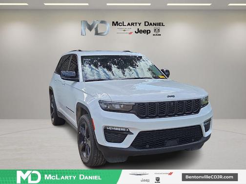 Bright White Clearcoat 2023 Jeep Grand Cherokee Limited