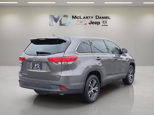 2019 Toyota Highlander 