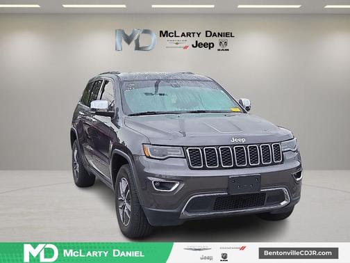 Granite Crystal Clearcoat Metallic 2017 Jeep Grand Cherokee Limited