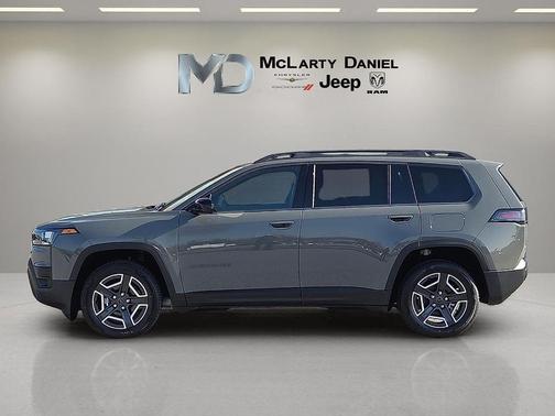 Sting Gray Clearcoat 2026 Jeep Cherokee LAREDO/LIMITED