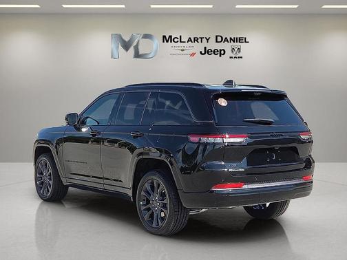 Diamond Black 2026 Jeep Grand Cherokee Limited