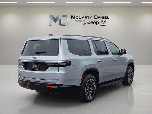 2026 Jeep Grand Wagoneer Base