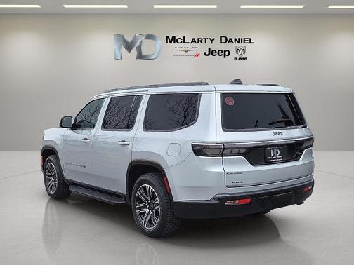 2026 Jeep Grand Wagoneer Base