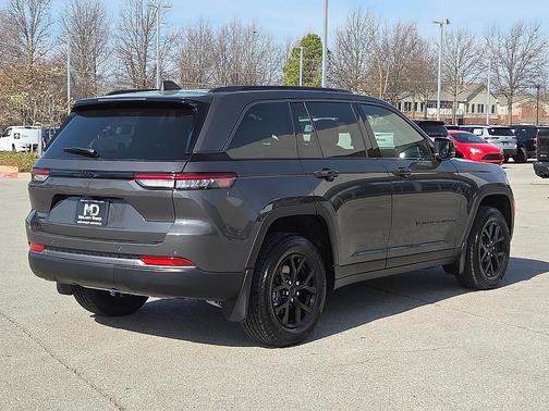 2026 Jeep Grand Cherokee Laredo