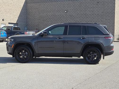 2026 Jeep Grand Cherokee Laredo
