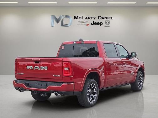 Molten Red Pearlcoat 2026 RAM 1500 Laramie
