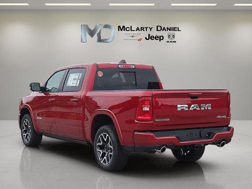 Molten Red Pearlcoat 2026 RAM 1500 Laramie
