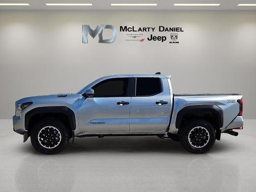 2025 Toyota Tacoma Hybrid TRD