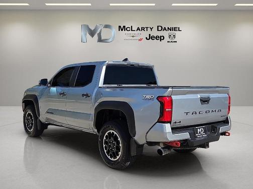 2025 Toyota Tacoma Hybrid TRD
