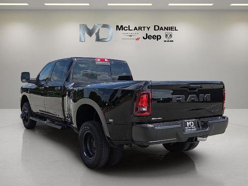 Diamond Black 2026 RAM 3500 Tradesman