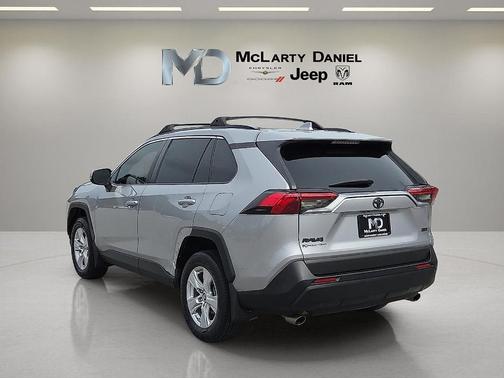 Silver Sky Metallic 2019 Toyota RAV4 XLE