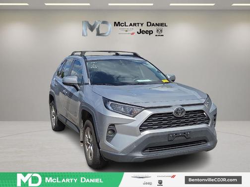 Silver Sky Metallic 2019 Toyota RAV4 XLE