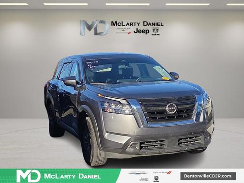2022 Nissan Pathfinder S