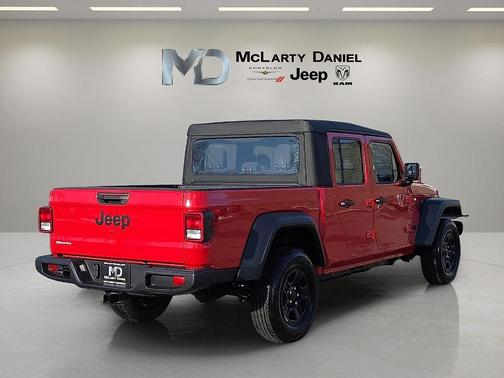 Firecracker Red Clearcoat 2026 Jeep Gladiator Sport