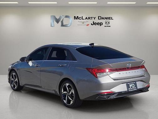 2022 Hyundai ELANTRA Limited