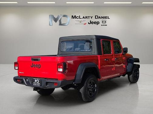 2026 Jeep Gladiator Sport