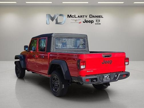 2026 Jeep Gladiator Sport