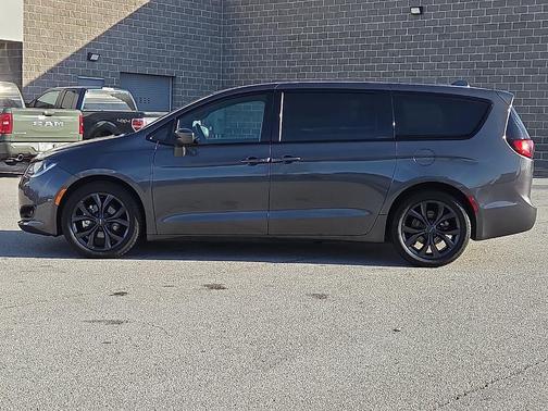 2019 Chrysler Pacifica Touring Plus
