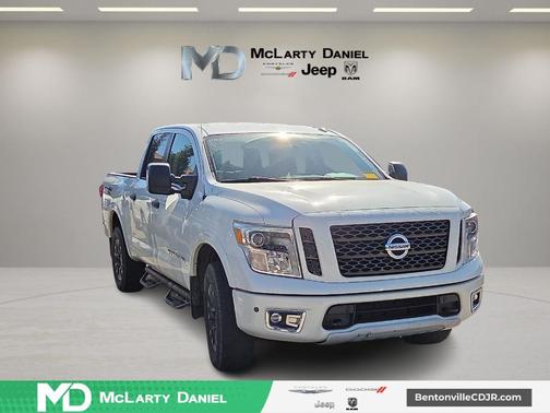 Pearl White Metallic 2018 Nissan Titan PRO-4X