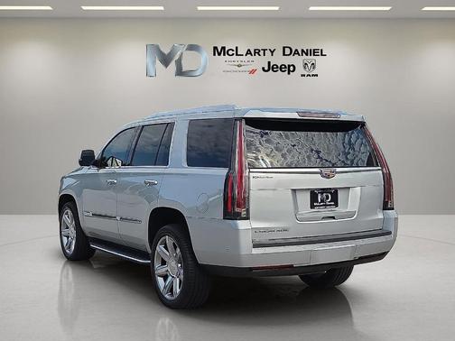 Radiant Silver Metallic 2017 Cadillac Escalade Luxury