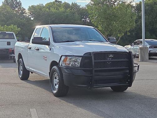 Bright White Clearcoat 2022 RAM 1500 Classic Tradesman
