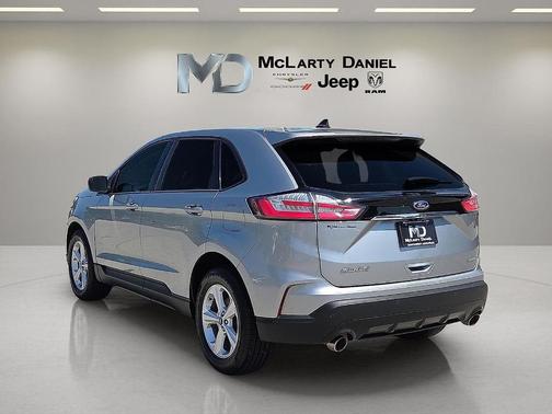Iconic Silver Metallic 2020 Ford Edge SE