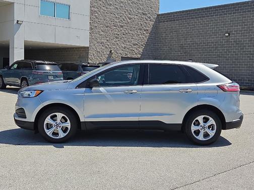 Iconic Silver Metallic 2020 Ford Edge SE