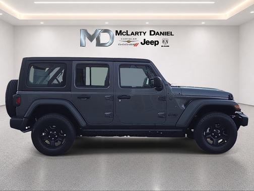 Granite Crystal Metallic Clearcoat 2027 Jeep Wrangler Sport