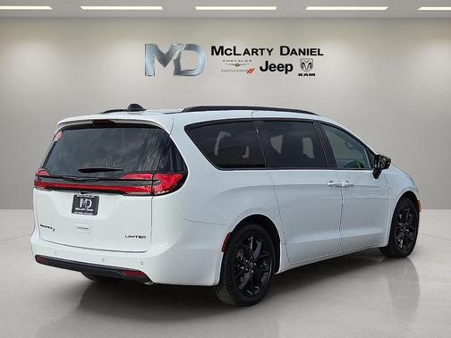 2026 Chrysler Pacifica Limited