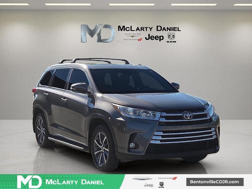Predawn Gray Mica 2017 Toyota Highlander XLE