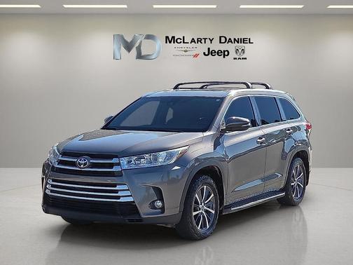 Predawn Gray Mica 2017 Toyota Highlander XLE